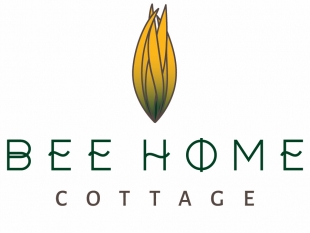 Lisa Wolff - Bee Home Cottage Logo Image