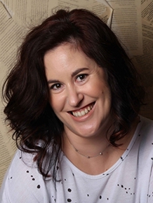 Clare-Louise Battersby - clarelouisebattersby.com Profile Image